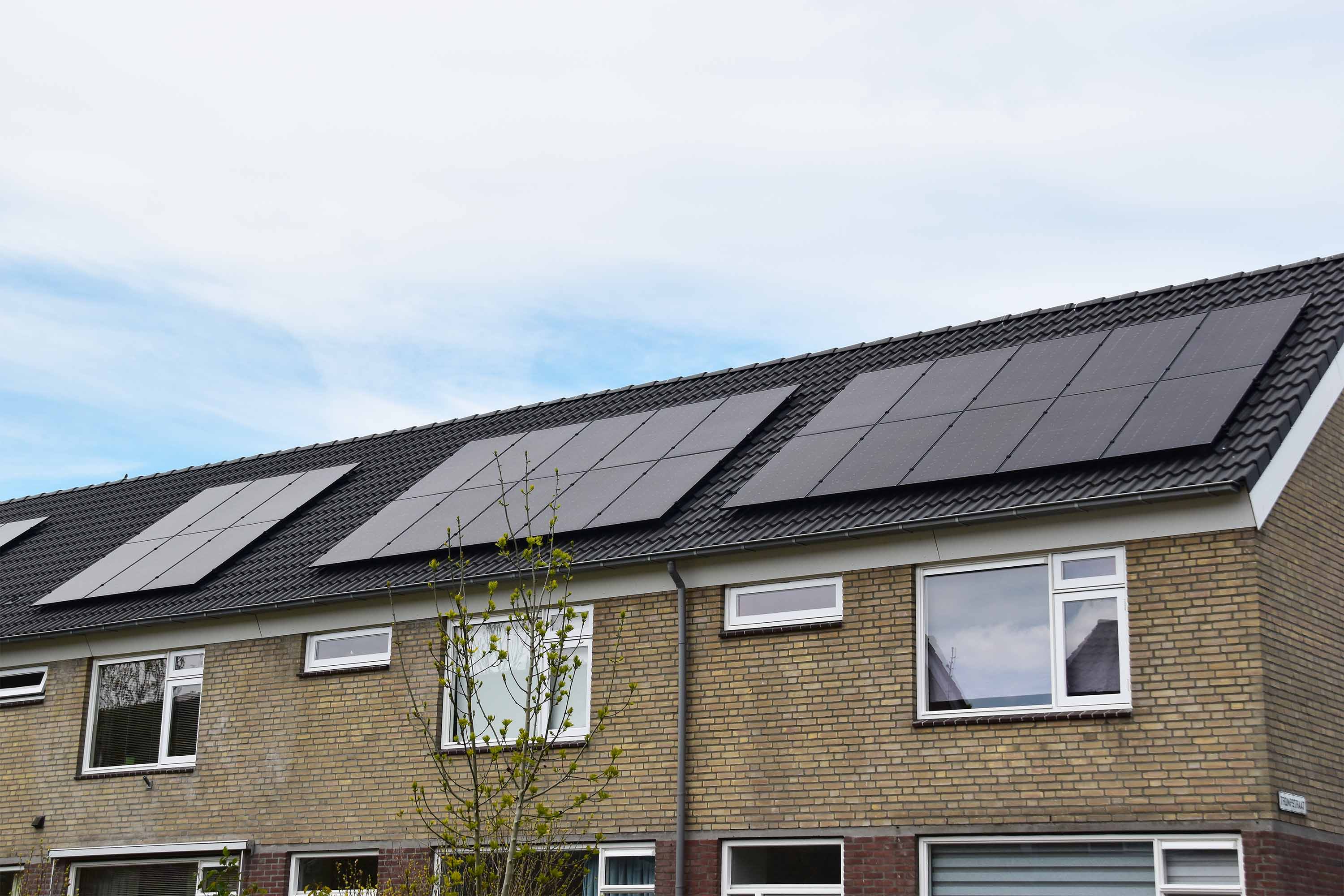 Project renovatie woningen met zonnepanelen op dak Haastrecht foto 2