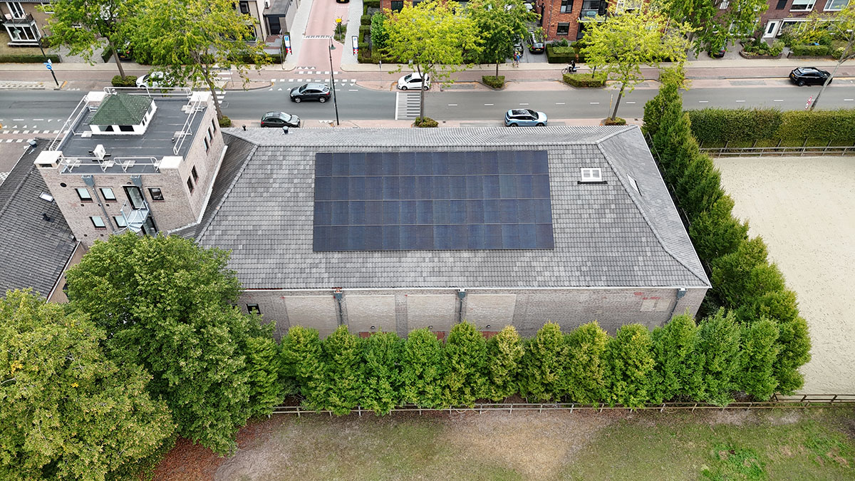 Cultureel centrum nieuwe OVH H-15 met zonnepanelen.jpg